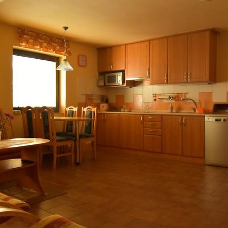 Za Kaplicku Guest House Hovorany Екстериор снимка