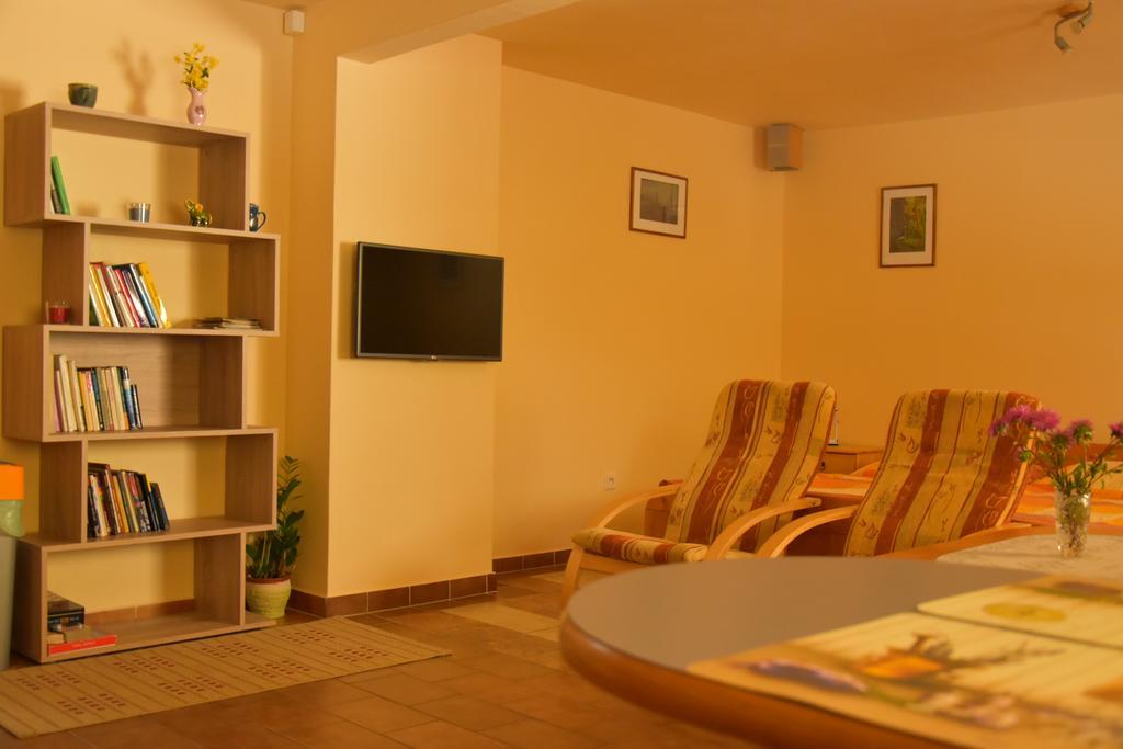 Za Kaplicku Guest House Hovorany Екстериор снимка